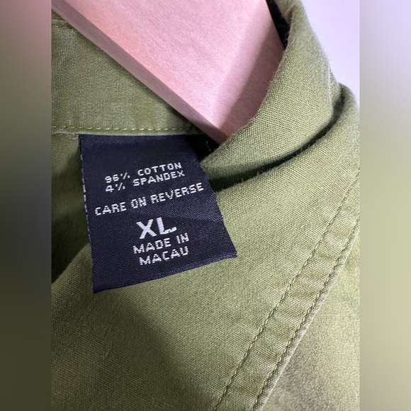 New York & Company Green Button-Up Long Sleeve Shirt Size XL - Picture 5 of 7